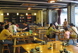 農(nóng)家菜、餐飲服務(wù)、歌舞活動(dòng)——鄉(xiāng)村休閑旅游的三大亮點(diǎn)